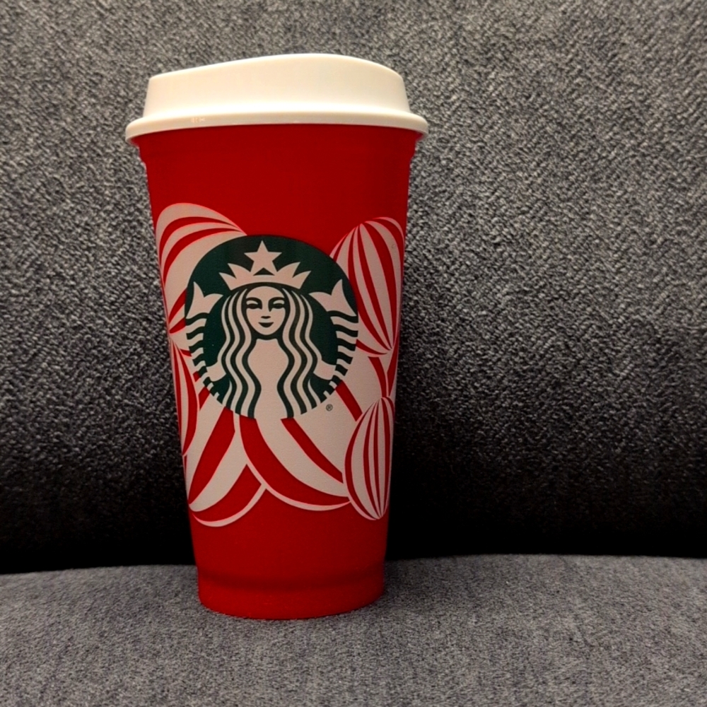 Starbucks 2024 red cup